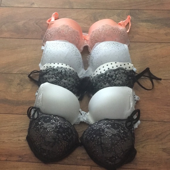 Lot of VS bras - CORAL BRA ONLY LEFT - Picture 1 of 1